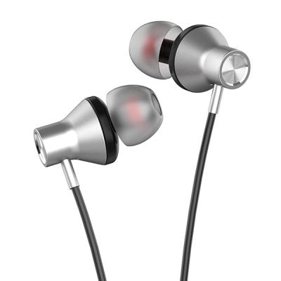 China 2020 hot selling good quality earphones OEM free sample In-ear earphone wired earbuds wired earphone for sale