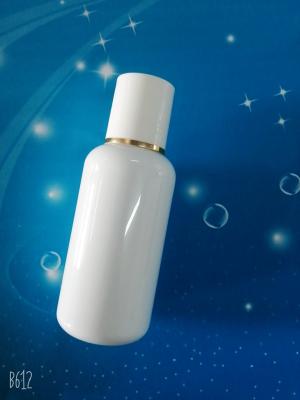 Chine Pas bouteilles cosmétiques en plastique de déformation pour l'ODM d'huile de l'eau de nettoyage à vendre