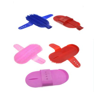 China PE Horse Cleaning Brush With Tooth Massage Horse Brush for sale