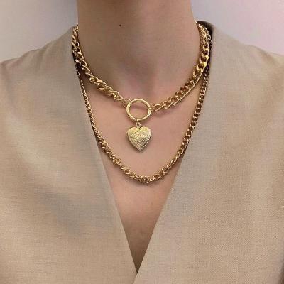 China 2021 creative vintage newcomer heart-shaped chain link pendant scarf exaggerated love simple double layer short necklace for sale