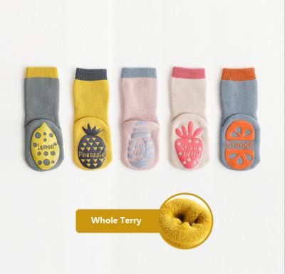 China Baby Non Slip Handle Sporty Tube Non Bumps Infants Toddlers Thick Whole Winter Terry Socks for sale