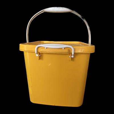 China Colorful 18L Square Plastic Buckets With Handles Metal And Snap On Lid for sale