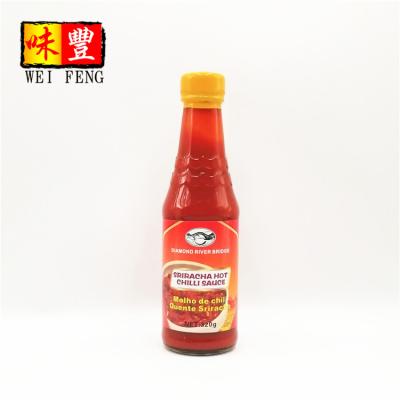 China Factory OEM 320g Red Pepper Molho De Chili Quente Sriracha Spicy Hot Chilli Sauce for sale