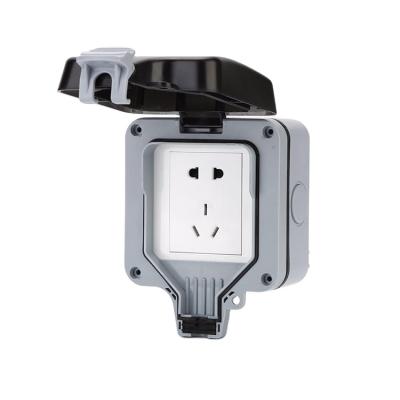 China Residential / Multi-Purpose Outdoor Weatherproof Five-Hole Socket Box for sale