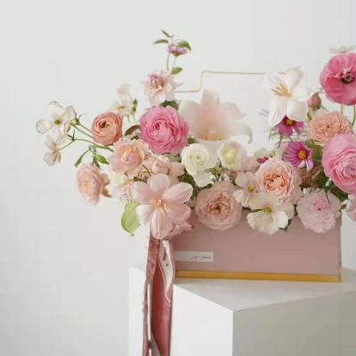 China Recyclable Luxury High Quality Leather Flower Gift Box With Metal Handle for sale