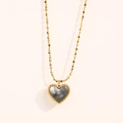 China Trendy Wholesale Fashion Women Jewelry 18K Gold Plated Love Heart Necklace Stainless Steel Pendant Necklace for sale