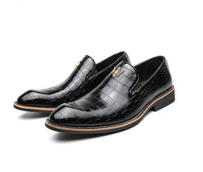 Chine Trendy And Fashionable Men Leather Shoes Formal Attire Pointed Leather Shoes à vendre