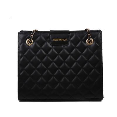 China Hot Sale Classic Fashion Simple Mature Women's Style PU Tote Bag Luxury Ladies Large Diamond Pattern Leather Swap Chain Bag for sale