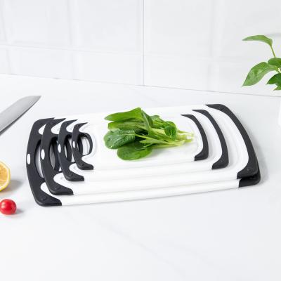 China 3 Kitchen Set Cutting Board Sustainable Anti Spill Cutting Plates No Slip Plastic Professional Choppers Sets for sale