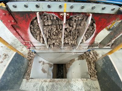 China Solid and Hollow Brick Mixing Machine Front Grid Extruding Mixer for Clay Brick Production for sale