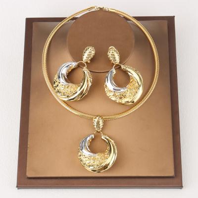 China Good quality Yueming jewelry charm pendant necklace and big circle earrings shape bridal jewelry set for women for sale