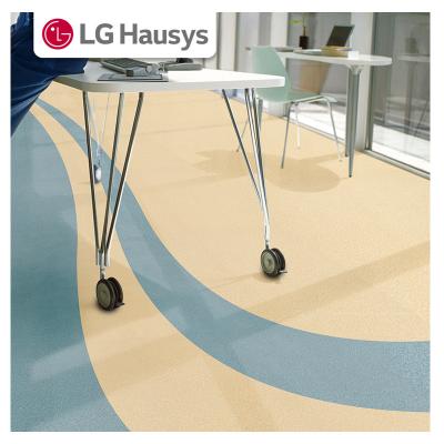 China Waterproof LG/LX High Quality 1.5*2000*2500Mm Easy To Maintain Wood Grain Pvc Rolling Floor Usage For Office for sale