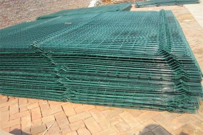 China Factory Supply Galvanized / Stainless Steel BTO22 BTO-25 28 30 CBT 45 60 65 Barbed Diamond Welded Razor Wire Mesh Fence for sale