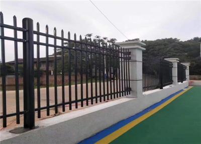 Cina Flat Top Tubular Steel Fence Panels 100mm Distanza di picchetto Pipe quadrate Ferrovia orizzontale in vendita