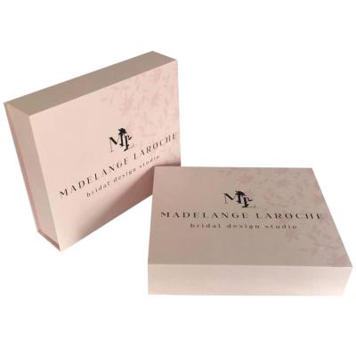 China Aseptic Customized Flat Paper Box With Small Magnetic Folding Gift Box for sale