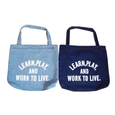 China Large Capacity Eco-Friendly Letter Printing Mom Travel Shoulder Denim Women's Casual Shopping Tote Hand Bag for sale