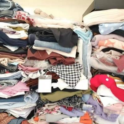 China Wholesale used clothing china used clothing container in bulk bales second hand clothing used clothing for sale