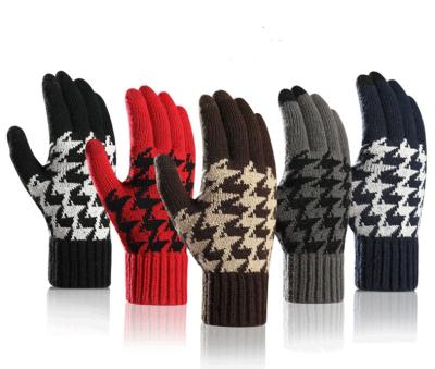 China Jacquard Anti-skid Winter Thermal Warm Jacquard Knit Gloves For Men Women Acrylic Touch Screen Gloves for sale