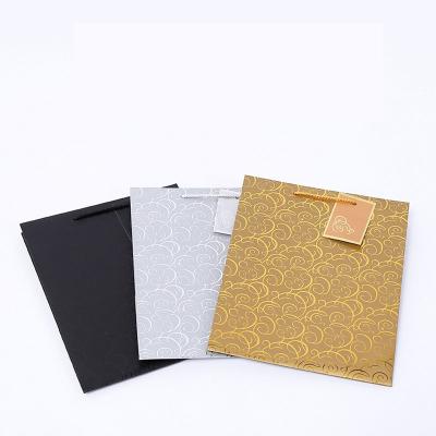 China Recyclable Paper Bag High-grade Silver Gold Foil Paper Bag Gift Bag Jewelry Packaging Stain Can Be Customized Logo for sale