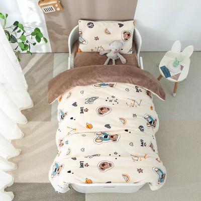 China Anti-static Baby Comforter Bedding Set Cartoon Pattern Baby Crib Bedding Set for sale