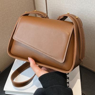 China Waterproof ew Arrival Women Retro Solid Color Messenger Bag Hot Sales Fashion Women Simple Crossbody Bag for sale