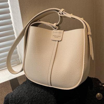 China Waterproof Simple Crossbody Women's Versatile 2023 Net Shoulder Bag Tote Women's Shoulder Bags for sale