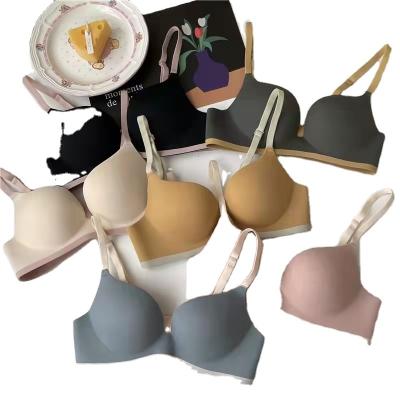 China Hot Sale New Design QUICK DRY Wireless Women Seamless Daily Bra Push Up Wire Free One Piece Shaped Three Quarter Bra (3/4 Cup) for sale