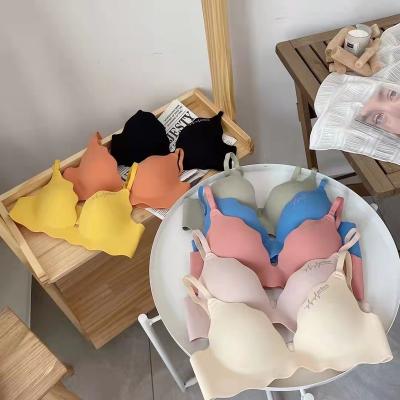 China New Sale QUICK DRY Multicolor Design Seamless Wireless Women Daily Bra Push Up Wire Free One Piece Shaped Three Quarter Bra (3/4 Cup) for sale