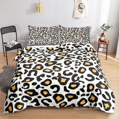 China Polyester 3D Fashion Leopard Milk Print Design Bedding Quilt Cover Sustainable Coral for sale