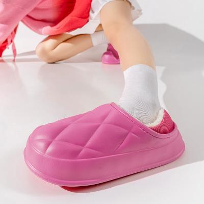 China Cushioning Slippers for Women Fluffy Slip On House Memory Foam Plush Cute Animal Slippers Indoor Home Slippers for sale