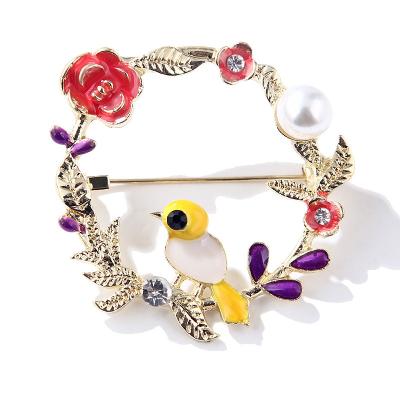 China Free Shipping Garland Yellow Bird Alloy Brooch Colorful Fashion Design New for sale