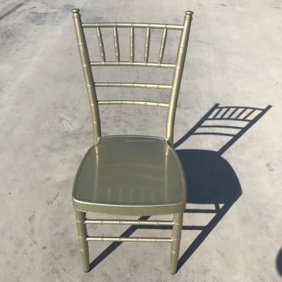 China Cheap Traditional Wholesale Metal Chiavari Chair With Hard Board Cushion For Wedding Rental for sale