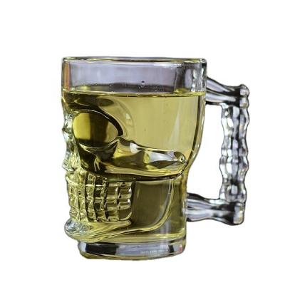 China Skeleton Head Shaped 500ml Creative Clear Skeleton Head Wholesale Shaped Beer Mug Drinks Glass Mug With Handle for sale