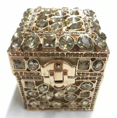 China Morden Indoorssilver Domes Delicate Modern Beading Jewelry Boxes Wholesale Luxury Crystal Jewelry Storage Box for sale