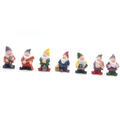 China Europe wholesale table ornaments welcome statue resin garden gnome antique fairy figurine for sale