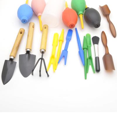 China Mini Zen Europe Professional Indoor Outdoor Children Garden Wooden Gardening Set Mini Tools Garden Tools for sale