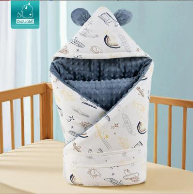 China Antibacterial Autumn And Winter Quilted Baby Hug Newborn Blanket By Beanie Wrapped Baby Wrap 90*90cm Shockproof Wrap Blanket for sale