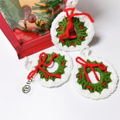 China Milk Cotton Yarns Crochet ToysKing New Design Merry Christmas Ornament Miniature Deluxe Mini Christmas Crochet Wreath Custom for sale