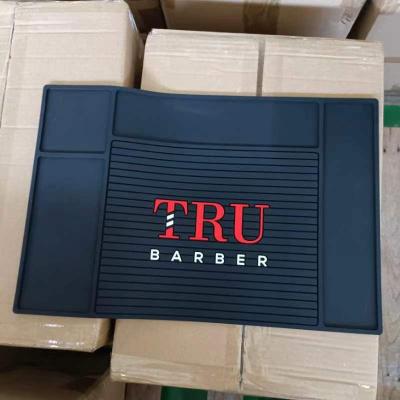 China Outdoor Custom Logo Magnetic Rubber Mat Judging Clippers and Trimmer Cutting Matte Hair Magnet Mat Powerful Barber Station for sale