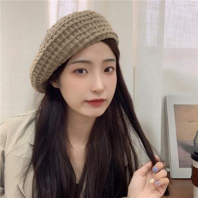 China Retro Fashion Solid Color Beret Autumn Winter Keep Warm Woolen Yarn Beret Soft Wild Hat For Lady for sale