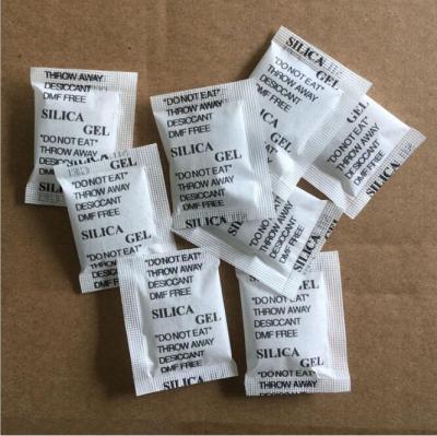 China Stocked 50 Packs Living Humidity Dehumidifier Kitchen Non-Toxic Desiccant Room Bag Damper Silica Gel for sale