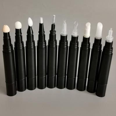 China High quality&low moq cosmetic twist pen lip gloss empty tube black eye cream container with different applicators 5ml for sale