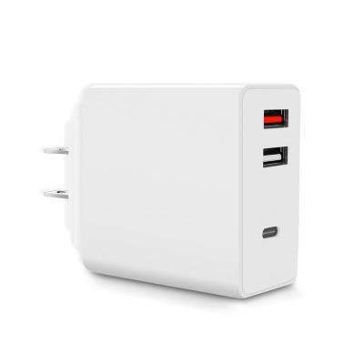 China High Quality 5V3A 9V2A 12V1.5A 3 USB Wall Mobile Phone Wall Charger High Quality Fast Charging Station for sale