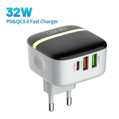 China 2021 Hot Selling LDNIO Mobile Phone Charger A3513Q 32W PD USB-C PORT&QC3.0 Faster Home Charger for sale