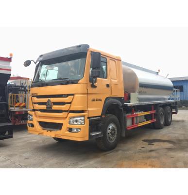 China Straight Road Paving 10 Ton Road Construction Asphalt Bitumen Distributor Truck for sale