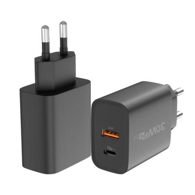 China 30W Mobile Phone Charger QC 3.0+PD Quick Charger EU USA R-U Wall Adapter For Mobile Phone à venda