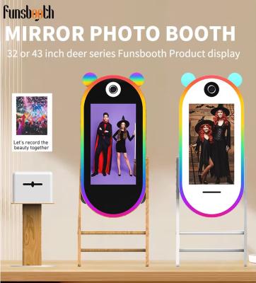 中国 Digital Automatic Smart Mirror Surface Touch Screen Photobooth With HD Camera Photo Printer 販売のため