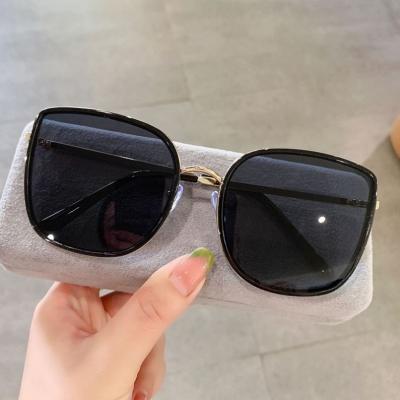 China Fashion Sunglasses Oversize Fashion 2022 Women Sunglasses Factory Luxury Metal Square Sun Glasses Custom Logo Female Driving Eyewear Ladies Glasses for sale