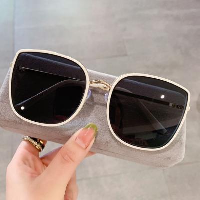 China Fashion Sunglasses New fashion women sun glasses oversize metal frame sunglasses for ladies for sale