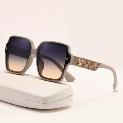 China Fashion Sunglasses Fashion Sunglasses Women's Box Driving Travel Street Photos Sunscreen Sunglasses Colorful Glass Soft Stock Reinforced Edging for sale